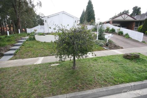 80 Narr-Maen Dr, Croydon Hills, VIC 3136