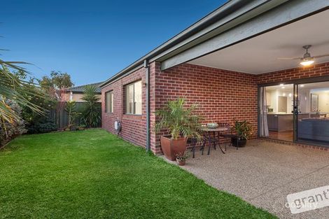 Property photo of 5 Moss Street Cranbourne North VIC 3977