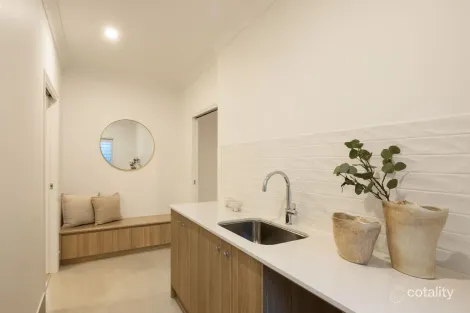 Property photo of 102 Thistle Street Gordon Park QLD 4031