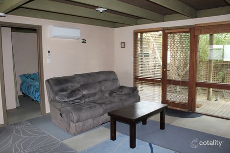 Property photo of 2 Little Penguin Court Cowes VIC 3922