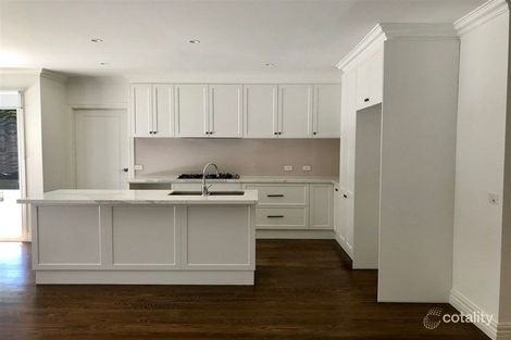 Property photo of 2/4 Allan Street Berwick VIC 3806