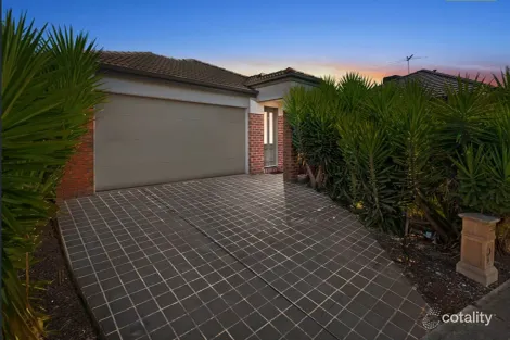 Property photo of 38 Duncombe Park Way Deer Park VIC 3023