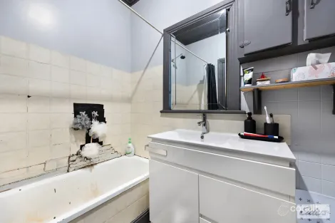 Property photo of 11 Central Avenue Newborough VIC 3825