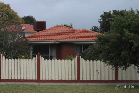 18 Higgins Rd, Bentleigh, VIC 3204