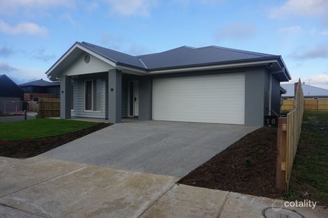 Property photo of 16 Hovea Grove New Gisborne VIC 3438