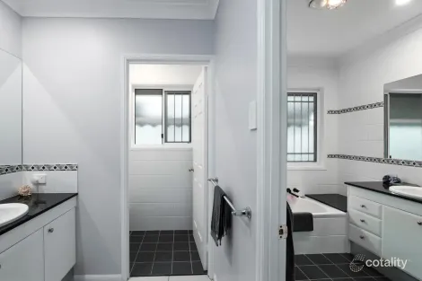 Property photo of 12 Drysdale Crescent Brookfield QLD 4069