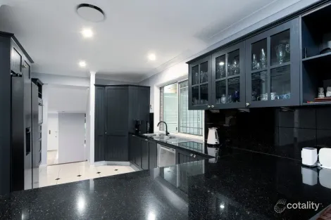 Property photo of 12 Drysdale Crescent Brookfield QLD 4069