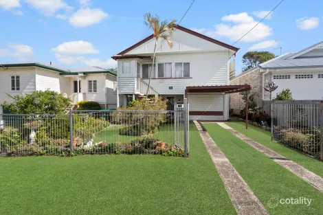 33 Mclennan St, Woody Point, QLD 4019