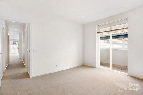 Property photo of 8/45-46 Marine Parade St Kilda VIC 3182