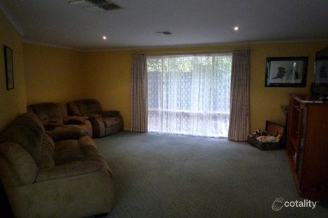 Property photo of 13 Edwina Court Spring Gully VIC 3550