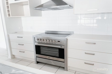 Property photo of 17 Dewdrop Place Ningi QLD 4511