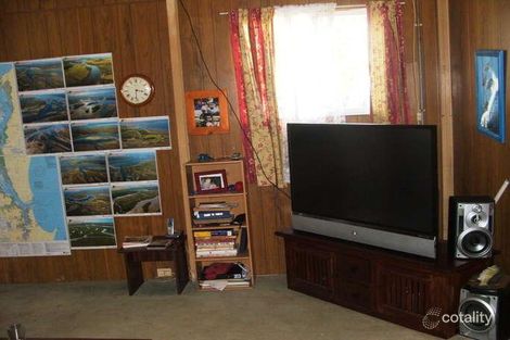 Property photo of 19 Fourth Avenue Maaroom QLD 4650