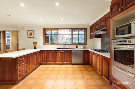 Property photo of 18 Barriedale Court Eltham VIC 3095