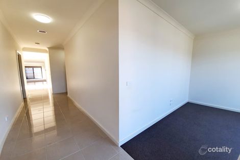 Property photo of 27 Beagle Street Tarneit VIC 3029