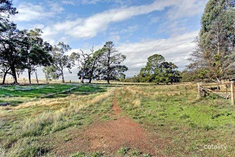 15 Three Chain Rd, Moranding, VIC 3764