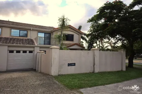 2/190 Queen St, Southport, QLD 4215