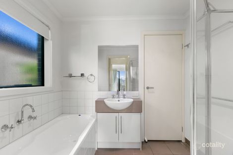 Property photo of 3 Lawn Avenue Traralgon VIC 3844