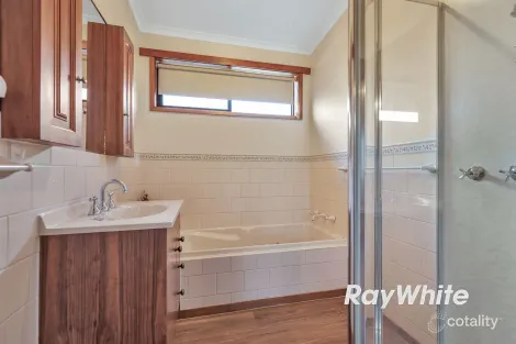 Property photo of 25 Diggora Road Rochester VIC 3561