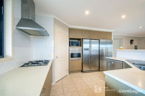 Property photo of 10 Coromandel Cove Cameron Park NSW 2285