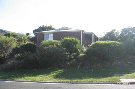 16 Peebles St, Endeavour Hills, VIC 3802