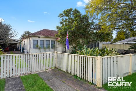 10 Monash Ave, Wattle Grove, NSW 2173
