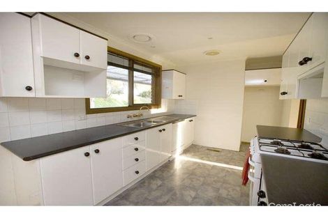 Property photo of 42 Aldridge Street Endeavour Hills VIC 3802