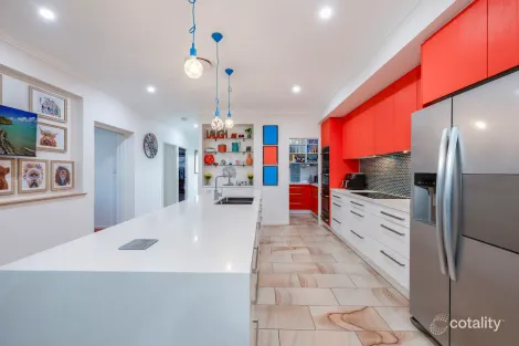 Property photo of 16 Eungella Court Branyan QLD 4670