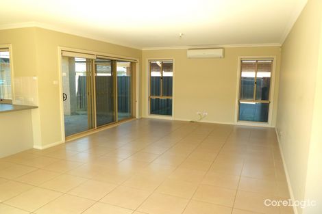 Property photo of 32 Taradale Drive Ropes Crossing NSW 2760