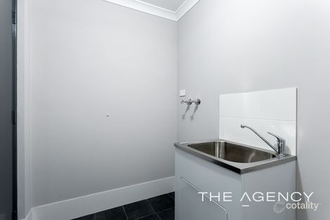 Property photo of 9 Ladybower Vista Aveley WA 6069