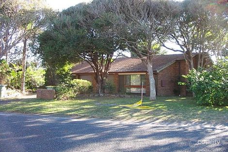 28 Ocean St, Budgewoi, NSW 2262