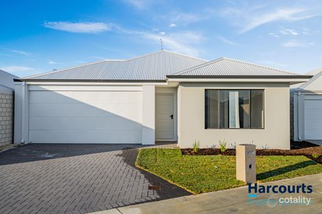 30 Kembla Way, Lakelands, WA 6180