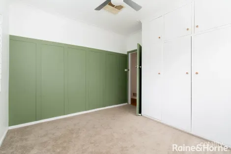Property photo of 46 Warrawong Street Kooringal NSW 2650