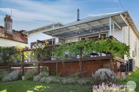 704a Neill St, Soldiers Hill, VIC 3350