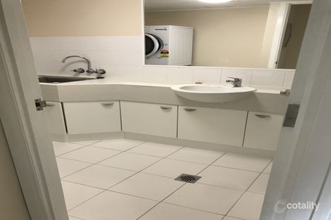 Property photo of 10/112-116 Surf Parade Broadbeach QLD 4218