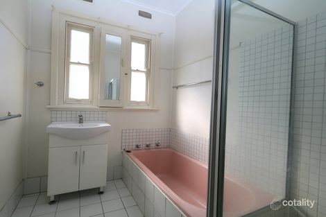 Property photo of 17 The Boulevarde Kooringal NSW 2650