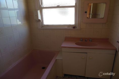 Property photo of 8 Miro Street Young NSW 2594