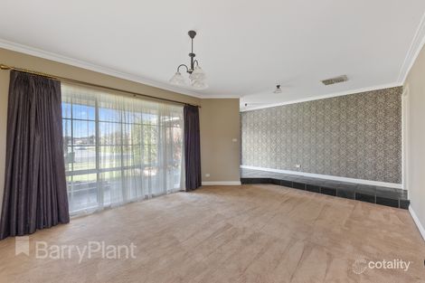 Property photo of 5 Cardigan Crescent Taylors Lakes VIC 3038
