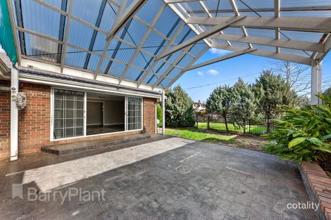 Property photo of 5 Cardigan Crescent Taylors Lakes VIC 3038