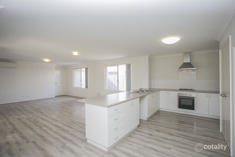 Property photo of 304 Peelwood Parade Halls Head WA 6210