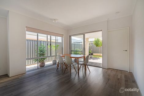Property photo of 17 Sunstone Boulevard Treeby WA 6164