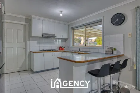 Property photo of 24 Adrian Drive Pakenham VIC 3810