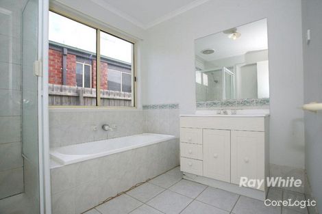 Property photo of 17 Greenbriar Way Cranbourne West VIC 3977