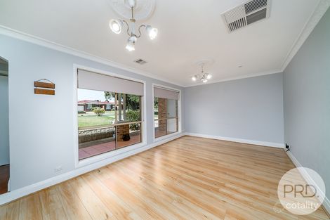 27 Maple Rd, Lake Albert, NSW 2650