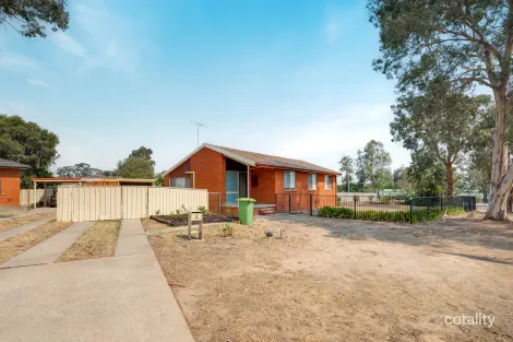 Property photo of 2 Conmurra Way Springdale Heights NSW 2641