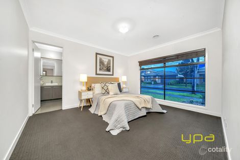 Property photo of 18 Canopy Grove Cranbourne East VIC 3977