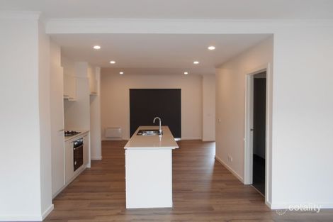 Property photo of 8 Alexander Circuit Craigieburn VIC 3064