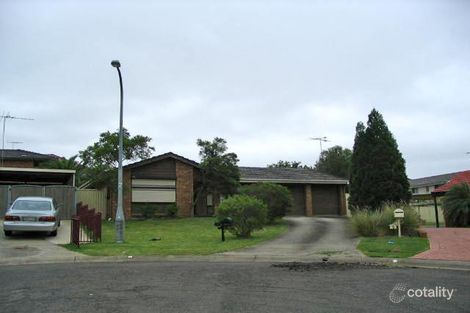 4 Guyra Cl, Bossley Park, NSW 2176