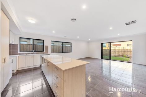 Property photo of 15 Bromley Circuit Thornhill Park VIC 3335