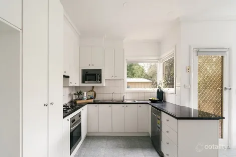 Property photo of 21 Zoe Circuit Northcote VIC 3070