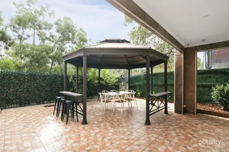 Property photo of 21 Zoe Circuit Northcote VIC 3070